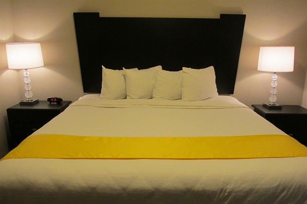 Okoboji Inn & Suites Milford エクステリア 写真
