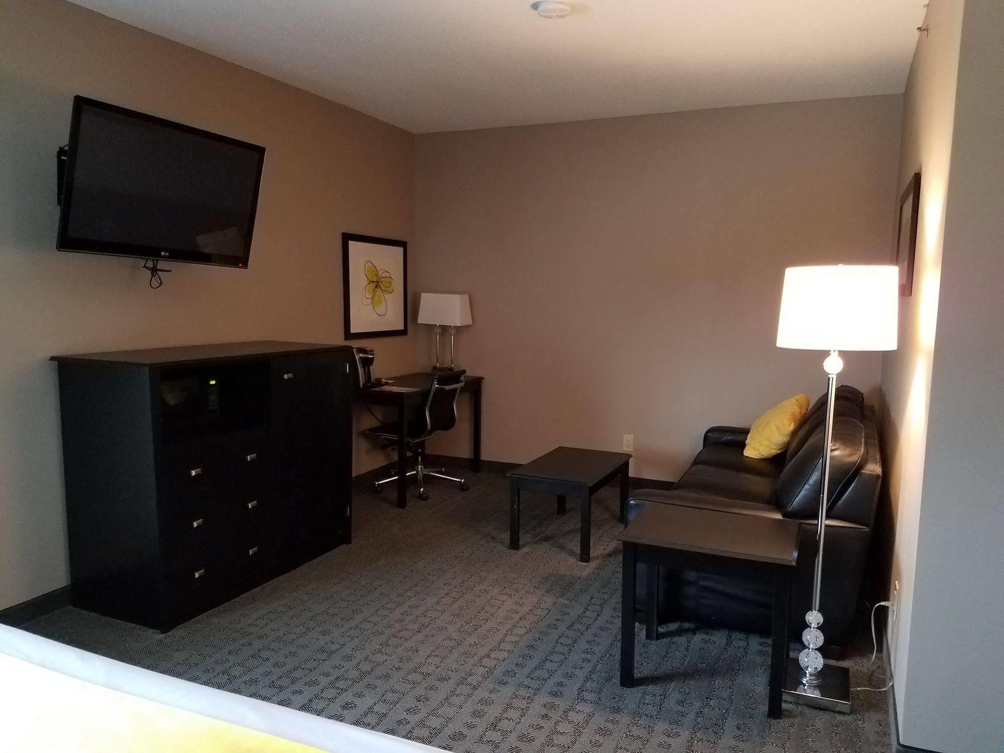 Okoboji Inn & Suites Milford エクステリア 写真