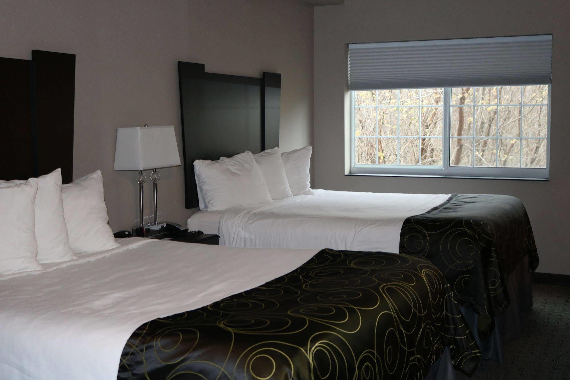 Okoboji Inn & Suites Milford エクステリア 写真