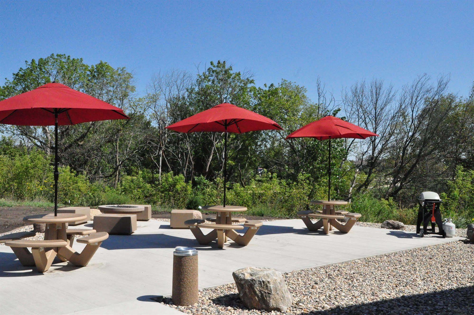 Okoboji Inn & Suites Milford エクステリア 写真