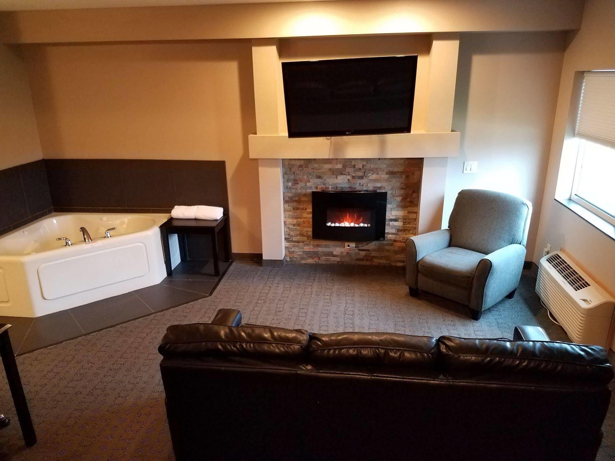Okoboji Inn & Suites Milford エクステリア 写真