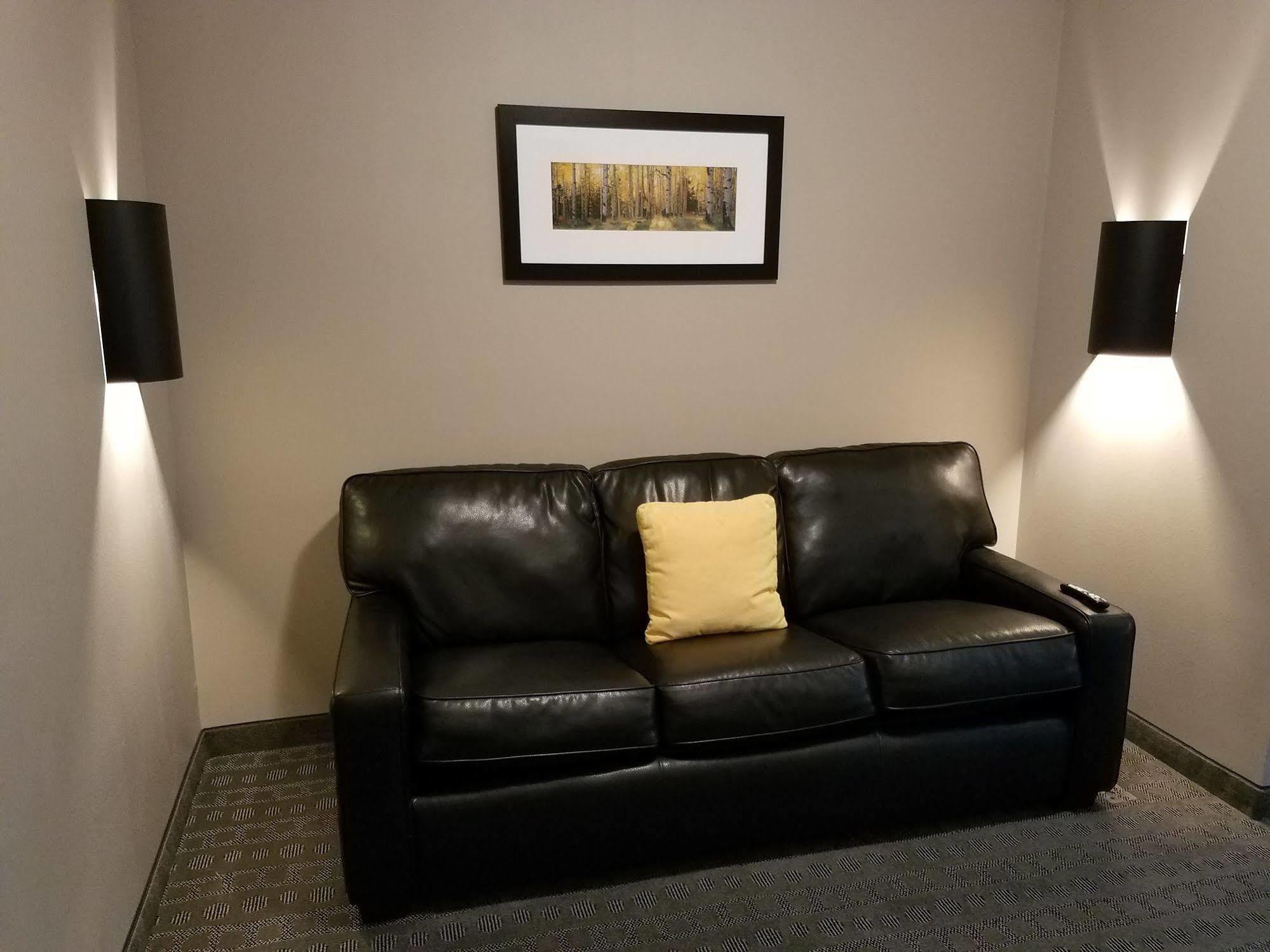 Okoboji Inn & Suites Milford エクステリア 写真
