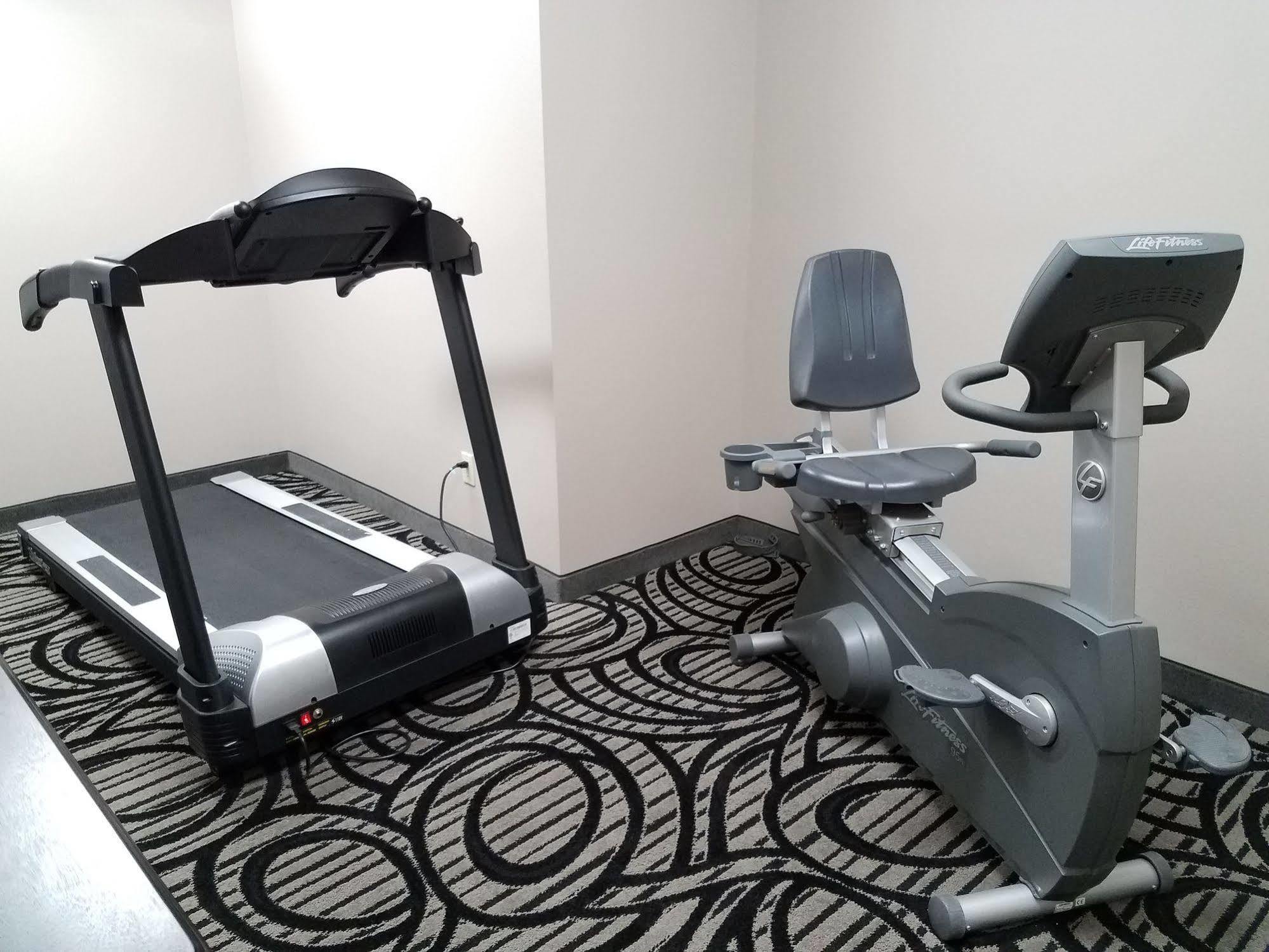 Okoboji Inn & Suites Milford エクステリア 写真