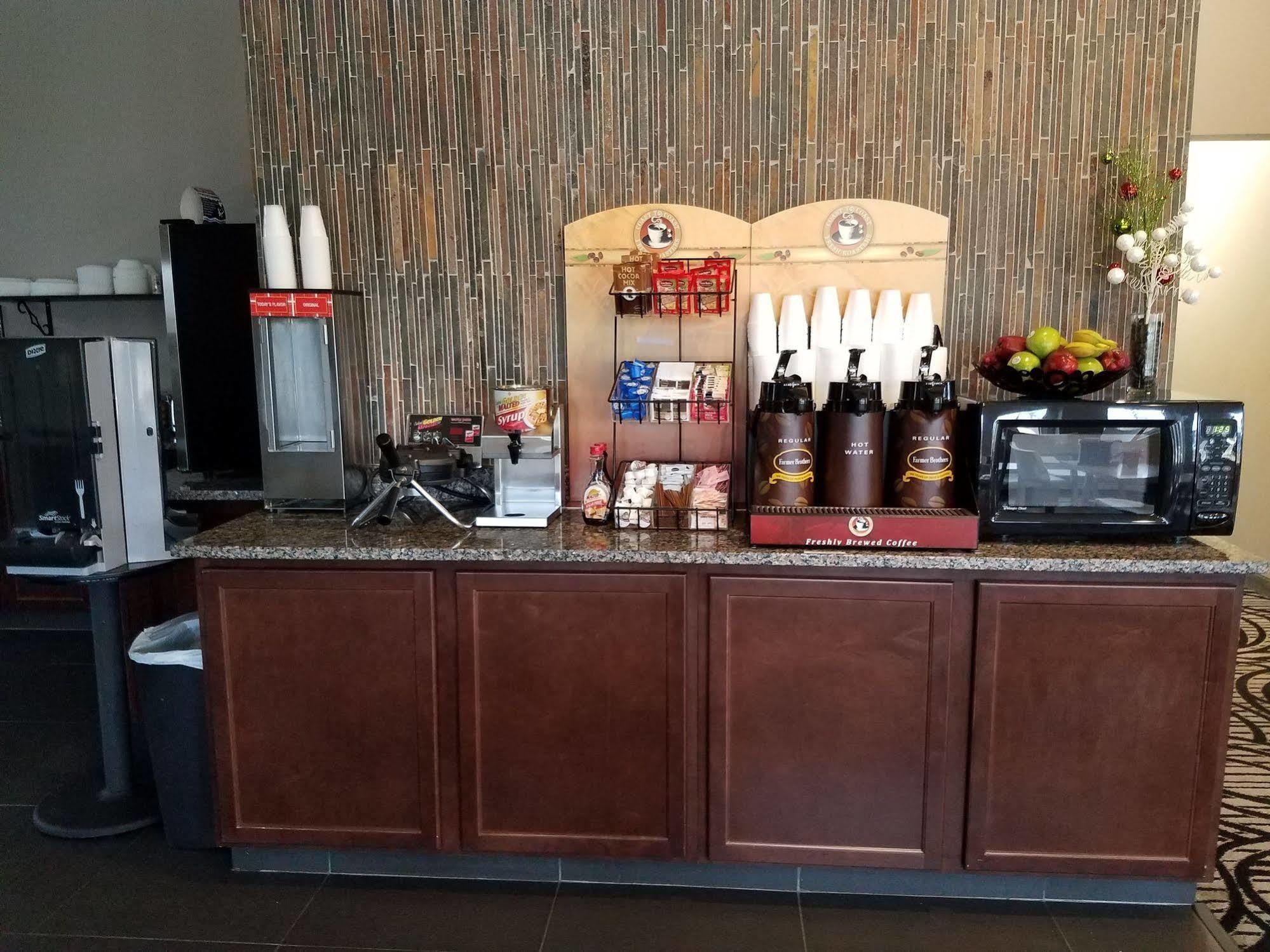 Okoboji Inn & Suites Milford エクステリア 写真