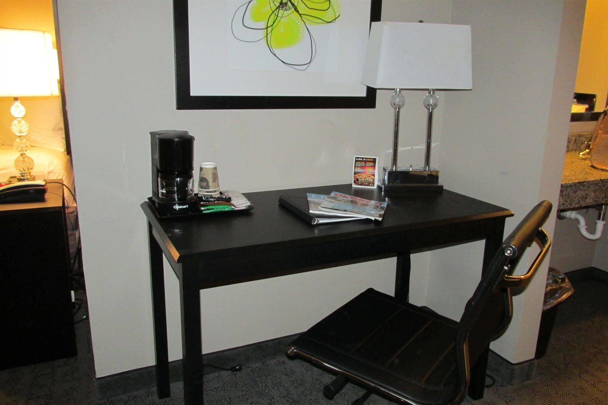 Okoboji Inn & Suites Milford エクステリア 写真