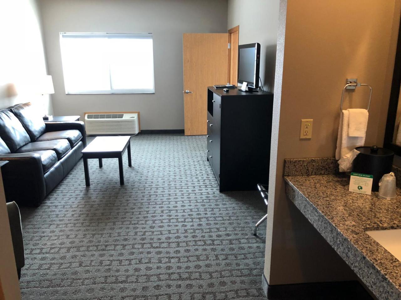 Okoboji Inn & Suites Milford エクステリア 写真